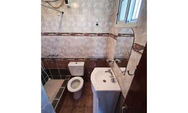 CASA SIN PATIO ZONA LAVALLE Y CENTENARIO