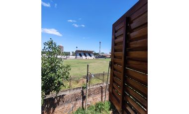 CASA SIN PATIO ZONA LAVALLE Y CENTENARIO