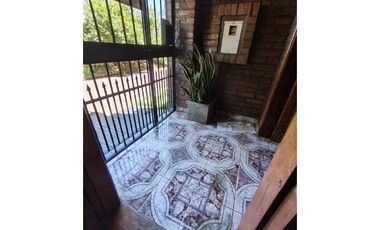 CASA SIN PATIO ZONA LAVALLE Y CENTENARIO