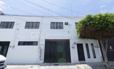 MERCEDES CELIS CASA DE DOS PLANTAS EN VENTA