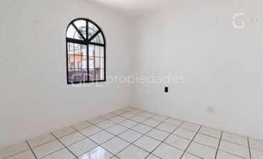 MERCEDES CELIS CASA DE DOS PLANTAS EN VENTA