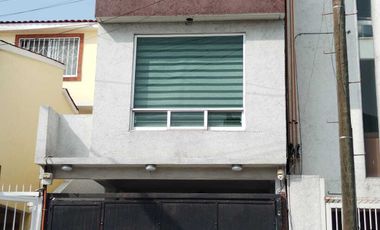 RENTO CASA GEMELA AMPLIADA EN CUMBRES DEL VALLE, TLALNEPANTLA DE BAZ. EDO MEX