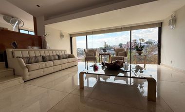 Casa en venta en Bosque de la Lomas. Bosque de Naranjos. Jardin