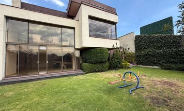 Casa en venta en Bosque de la Lomas. Bosque de Naranjos. Jardin