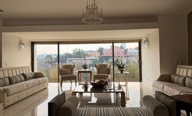 Casa en venta en Bosque de la Lomas. Bosque de Naranjos. Jardin