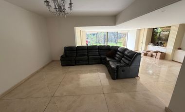 Casa en venta en Bosque de la Lomas. Bosque de Naranjos. Jardin