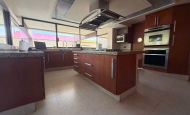 Casa en venta en Bosque de la Lomas. Bosque de Naranjos. Jardin