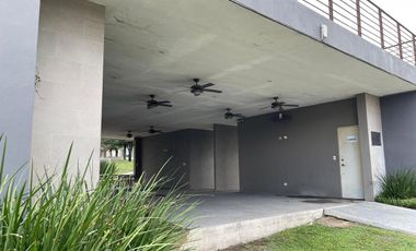 Casa en venta en Cerradas de Cumbres, sector Verona, Monterrey NL