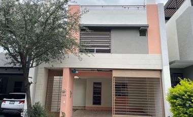 Casa en venta en Cerradas de Cumbres, sector Verona, Monterrey NL