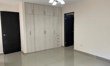 Casa en venta en Cerradas de Cumbres, sector Verona, Monterrey NL