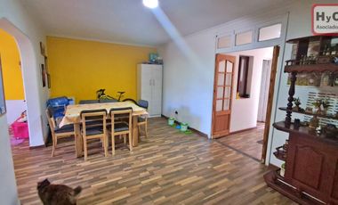 Hogar familiar: luminoso, seguro y con patio