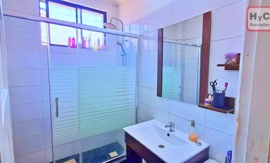 Hogar familiar: luminoso, seguro y con patio