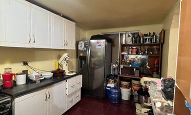 GRAN CASA FAMILIAR DE 6 HABITACIONES EN QUILICURA