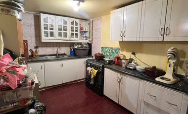 GRAN CASA FAMILIAR DE 6 HABITACIONES EN QUILICURA