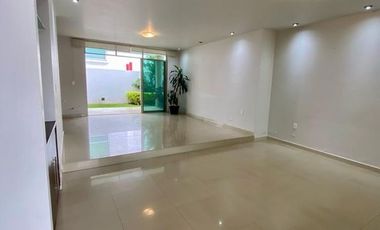 CASA EN RENTA SOLARES SAVEIRA