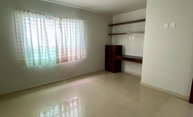 CASA EN RENTA SOLARES SAVEIRA