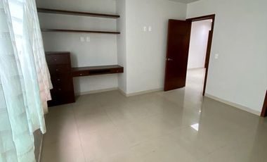 CASA EN RENTA SOLARES SAVEIRA