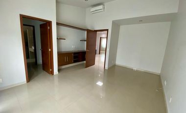 CASA EN RENTA SOLARES SAVEIRA