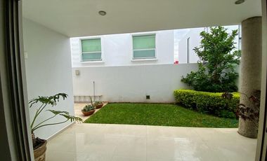 CASA EN RENTA SOLARES SAVEIRA