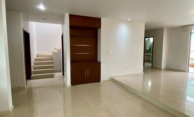 CASA EN RENTA SOLARES SAVEIRA