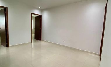 CASA EN RENTA SOLARES SAVEIRA