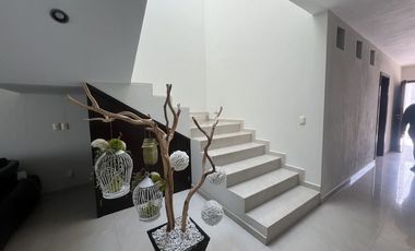 Residencia de Lujo Amueblada en Bosques de Santa Anita