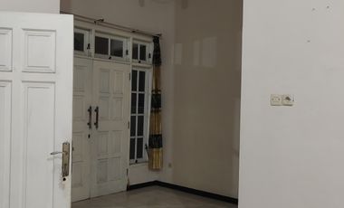 DIKONTRAKAN RUMAH MUTIARA REGENCY