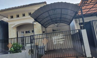 DIKONTRAKAN RUMAH MUTIARA REGENCY