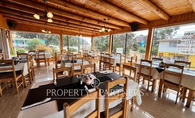 Lindo Restorán en plena costanera de Duao