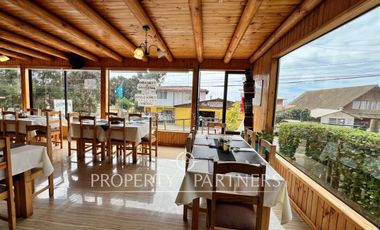 Lindo Restorán en plena costanera de Duao