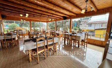 Lindo Restorán en plena costanera de Duao