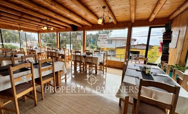 Lindo Restorán en plena costanera de Duao