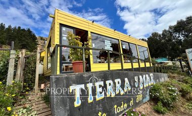 Lindo Restorán en plena costanera de Duao