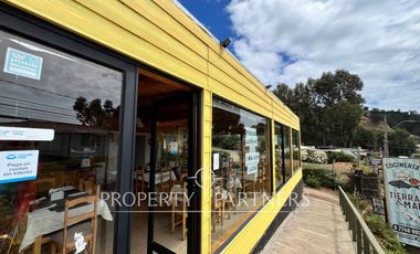 Lindo Restorán en plena costanera de Duao