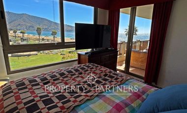 Departamento y piscina temperada frente al mar en Papudo