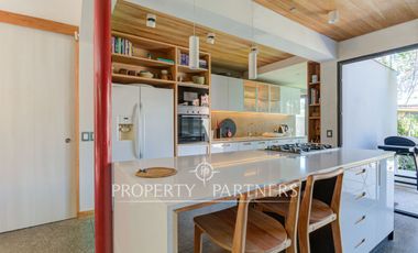 Arriendo, Exclusiva Casa Remodelada, en el mejor sector de providencia.