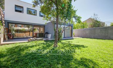 Arriendo, Exclusiva Casa Remodelada, en el mejor sector de providencia.