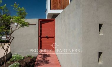 Arriendo, Exclusiva Casa Remodelada, en el mejor sector de providencia.