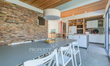 Arriendo, Exclusiva Casa Remodelada, en el mejor sector de providencia.