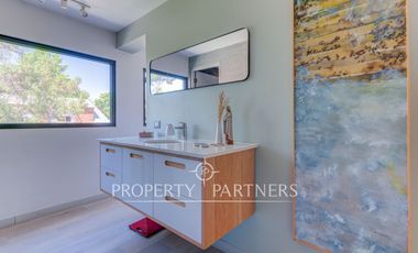 Arriendo, Exclusiva Casa Remodelada, en el mejor sector de providencia.