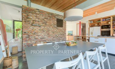 Arriendo, Exclusiva Casa Remodelada, en el mejor sector de providencia.