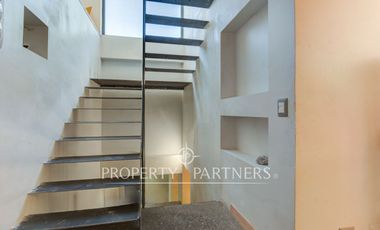 Arriendo, Exclusiva Casa Remodelada, en el mejor sector de providencia.