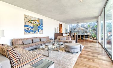 Moderna casa en venta en Jardines del Sur