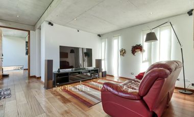 Moderna casa en venta en Jardines del Sur