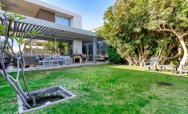 Moderna casa en venta en Jardines del Sur