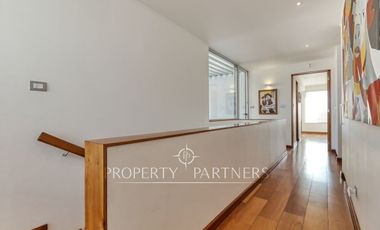 Moderna casa en venta en Jardines del Sur