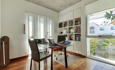 Moderna casa en venta en Jardines del Sur