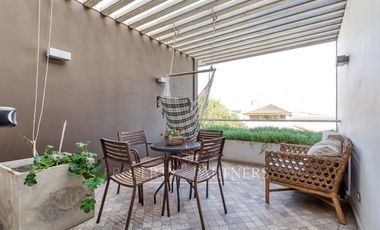 Moderna casa en venta en Jardines del Sur