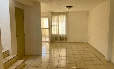 Casa En Renta En Álamo Industrial.