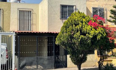 Casa En Renta En Álamo Industrial.